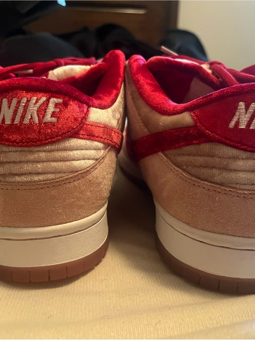 Nike sb dunks strange love size 10